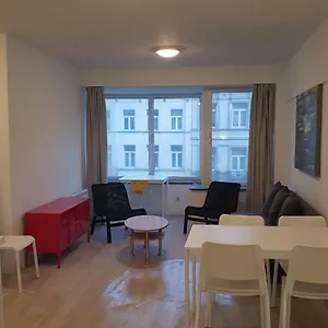 2 Bedrooms Bruselas