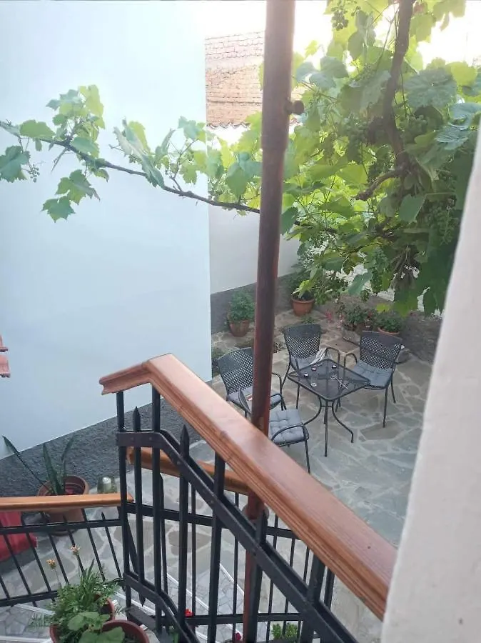 Green Housee Korce Albanië